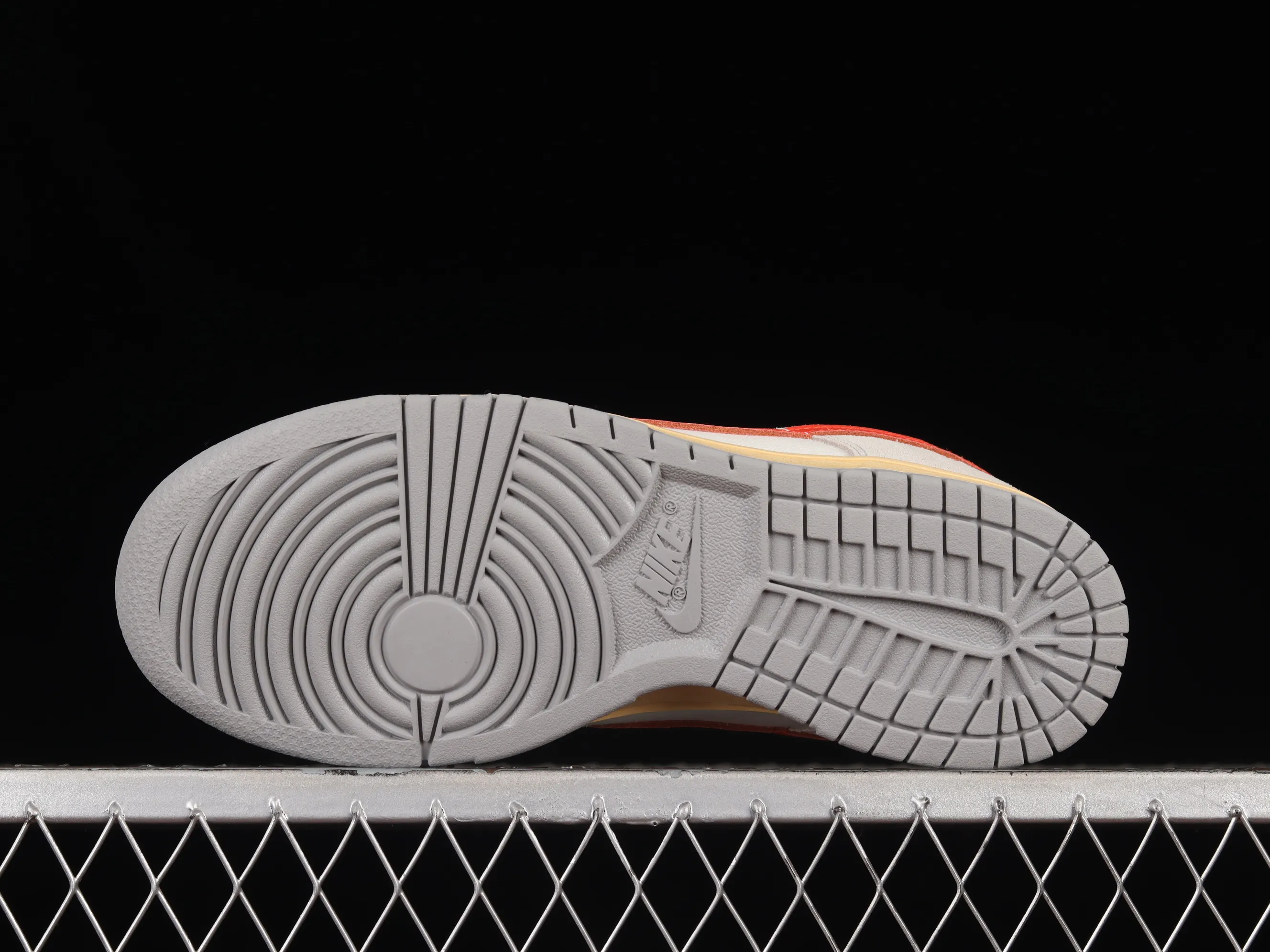 All Categories Nk SB Dunk Series Nk SB Dunk Low Low-top sneakers Cost-effective version Nk Dunk Low 85 "Athletic Department" First year gray and red color SB low-top sports and leisure sneakers FJ5429-133